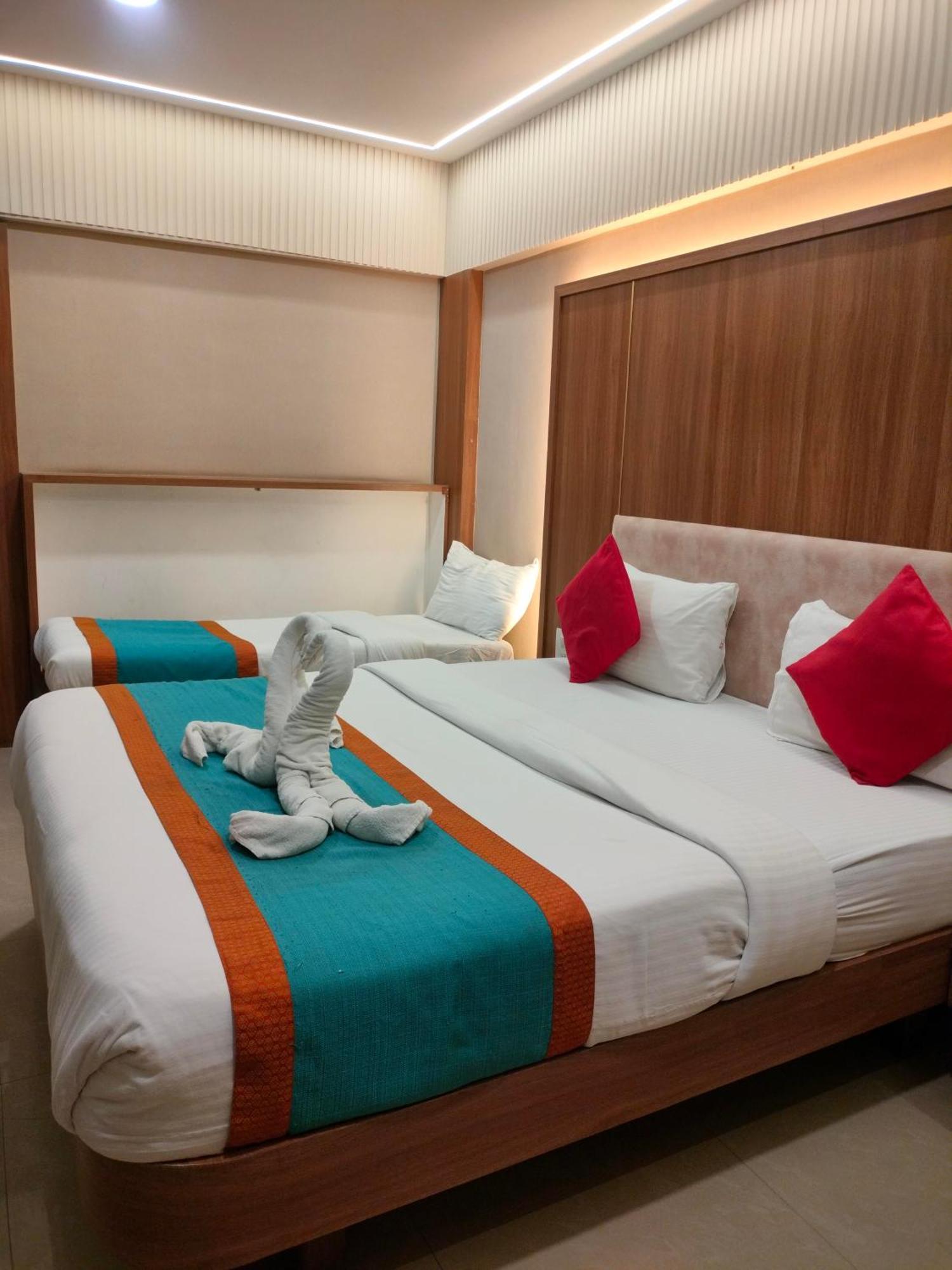 Hotel Sahar International Mumbai Exterior photo